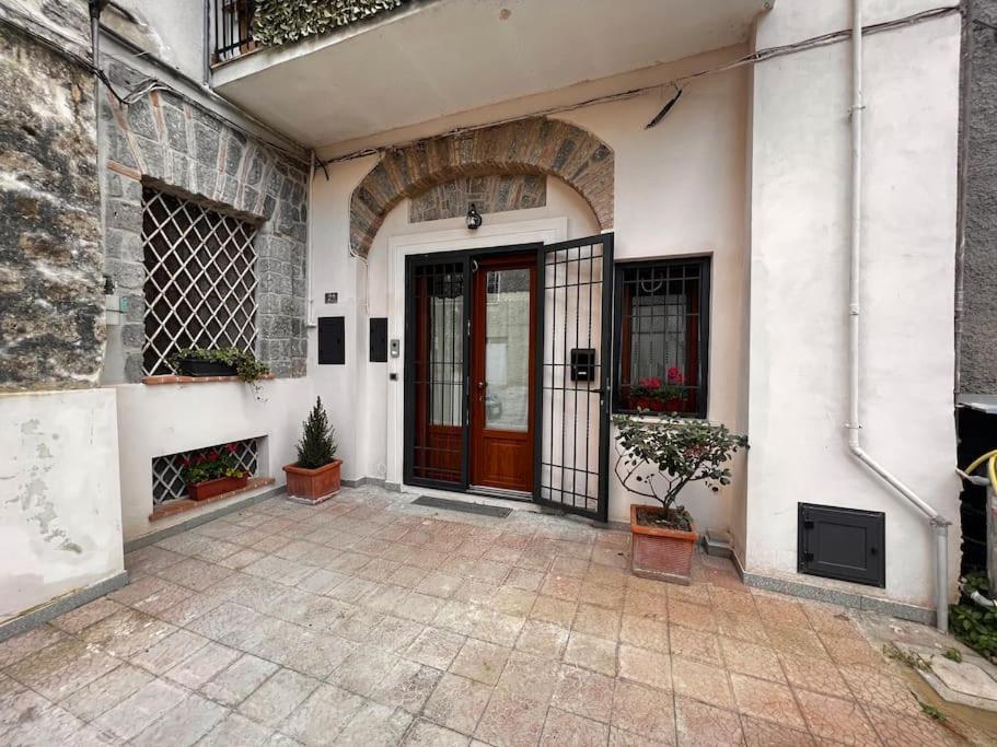 Apartamento A Casa Di Ty Caserta Exterior foto